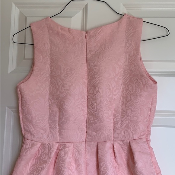 NWOT light pink patterned dress!!!! - Picture 4 of 4